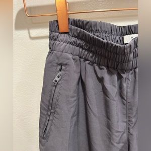 Aritzia- TNA Cuffed Track Pants w Zipper